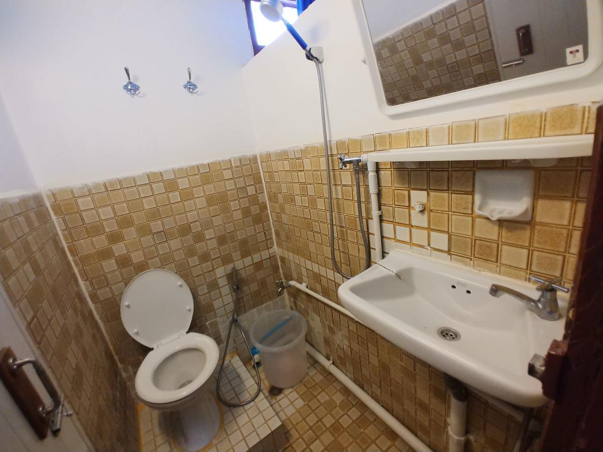 Prasuri Guest House Банкок Екстериор снимка