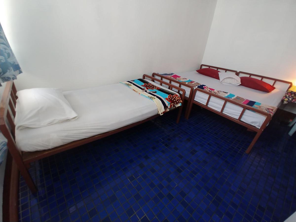 Prasuri Guest House Банкок Екстериор снимка