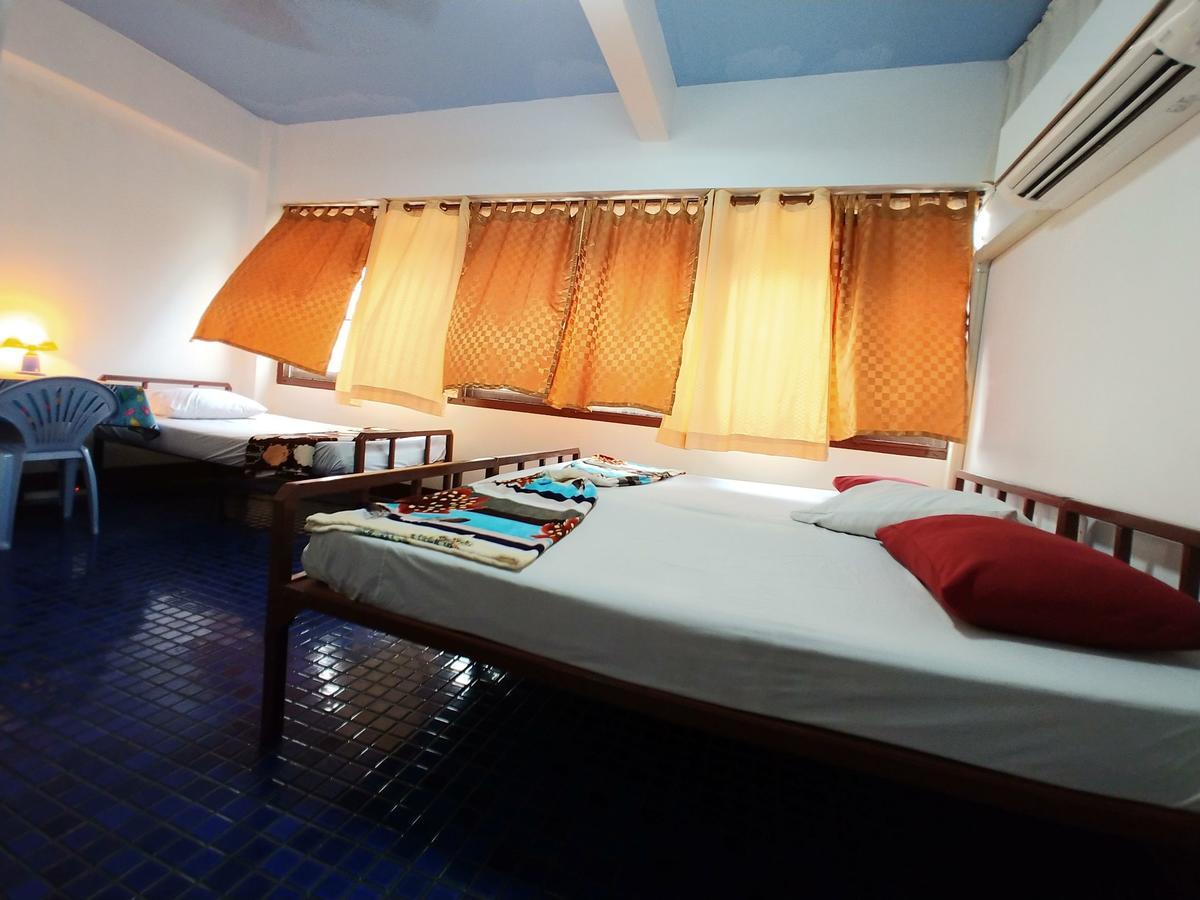 Prasuri Guest House Банкок Екстериор снимка