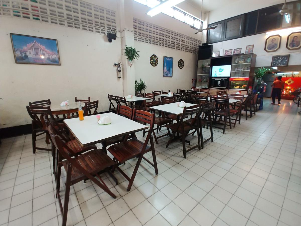 Prasuri Guest House Банкок Екстериор снимка