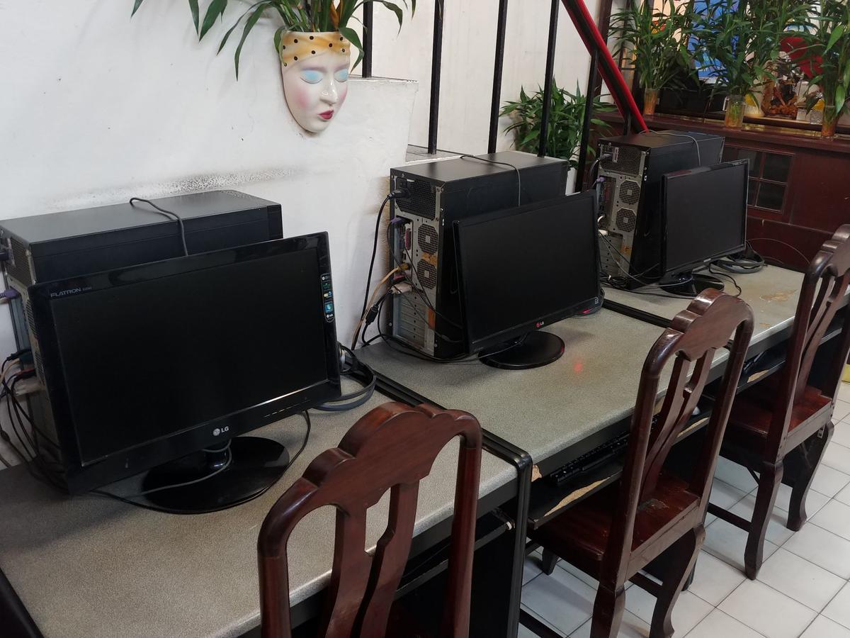 Prasuri Guest House Банкок Екстериор снимка
